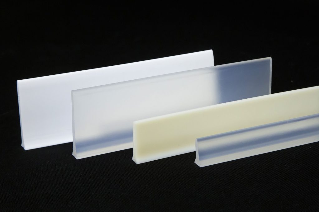 Esbelt-Perfiles-transversales Esbelt-profiles-and-cleats